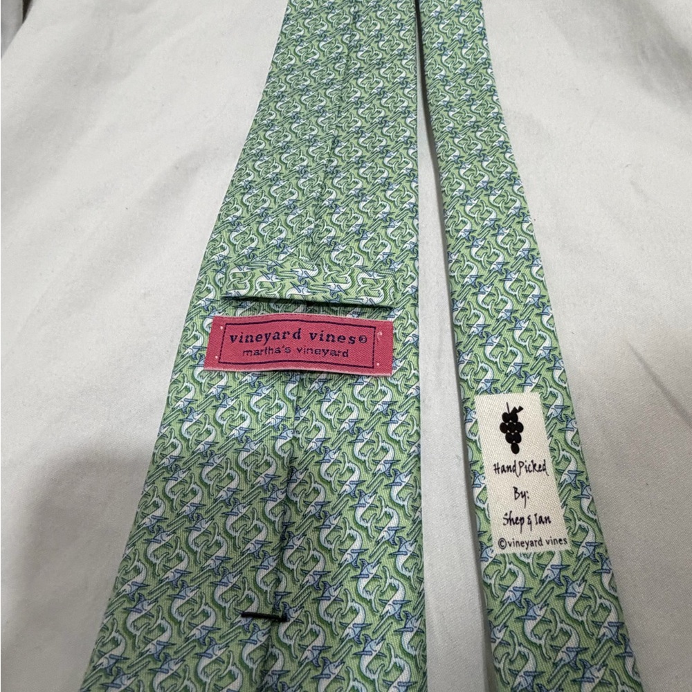 Vineyard Vines Light Green Patterned While Shark … - image 2